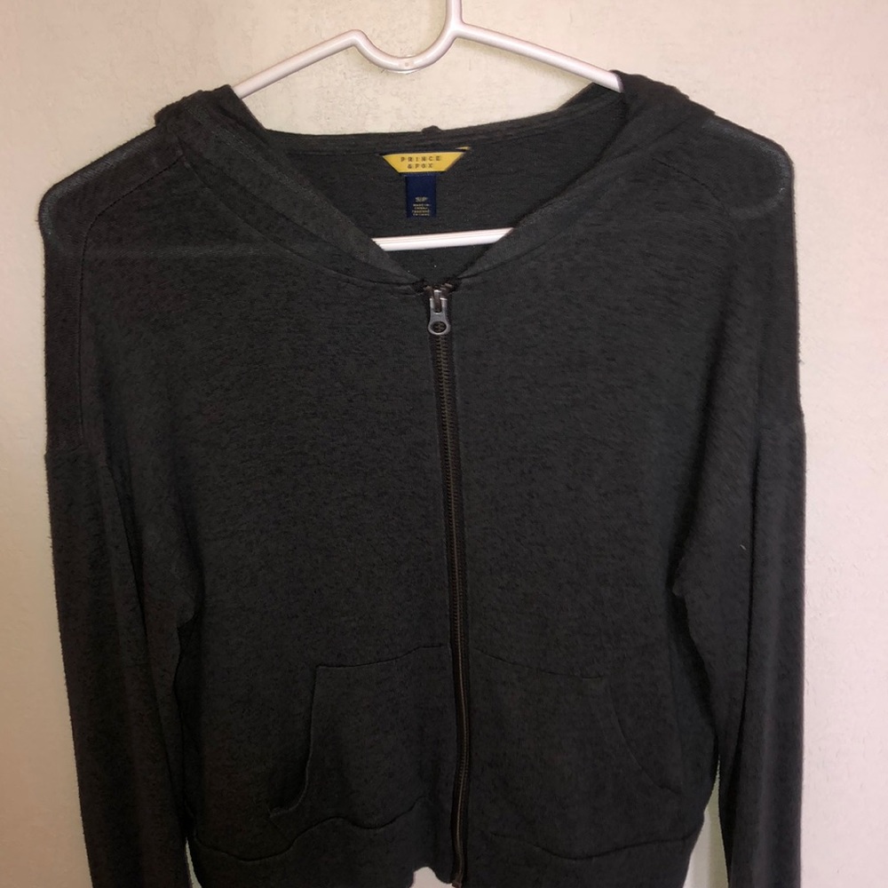 Cropish zip up